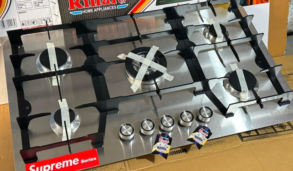 Stainless steel built-in hob with auto ignition
